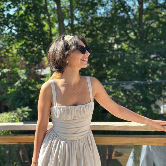 Meet your Posher, Sara - Picture 1 of 1